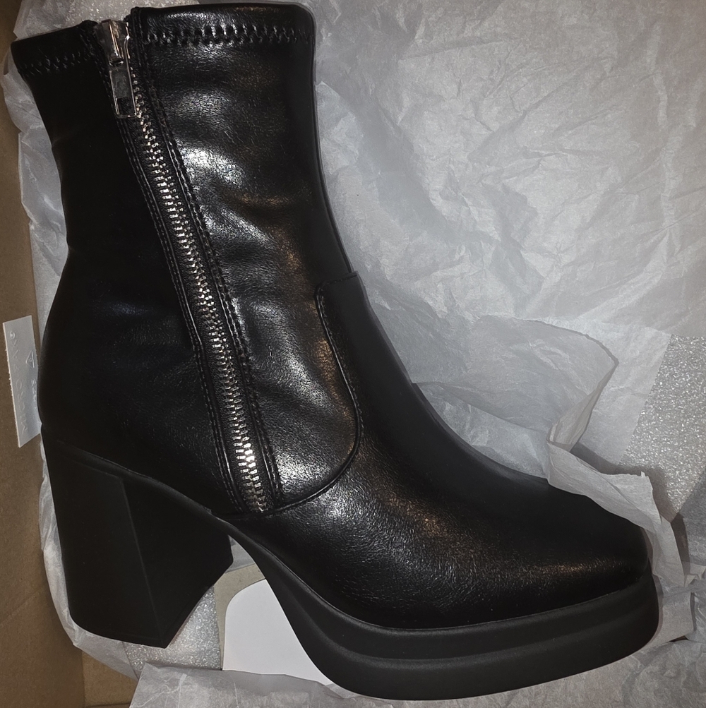 Steve Madden Shiny Black Heeled Boots